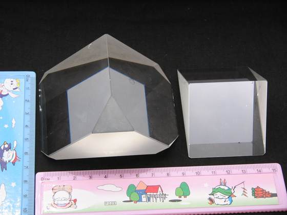 中高精度的光学元件产品展示