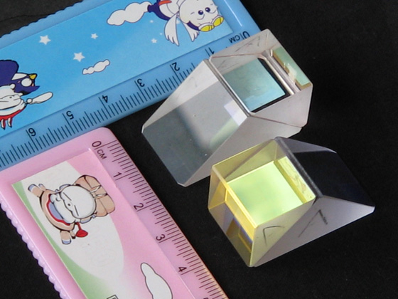 中高精度的光学元件产品展示